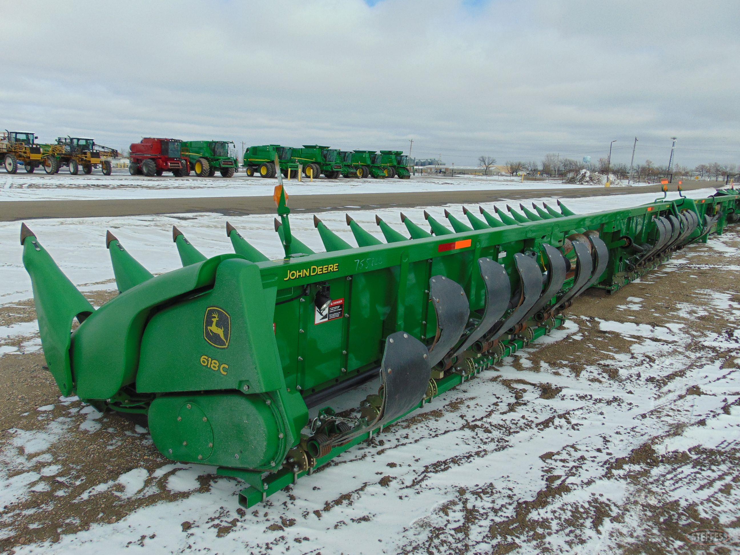 2013 John Deere 618_1.jpg